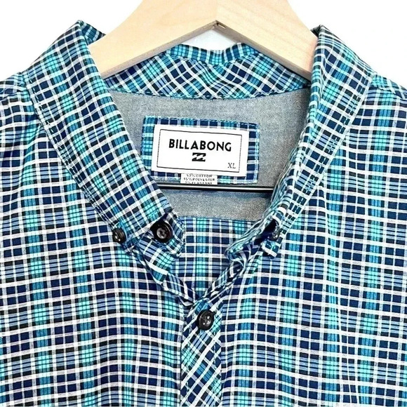 Billabong Short Sleeve Button Up Plaid Shirt - Picture 4 of 5